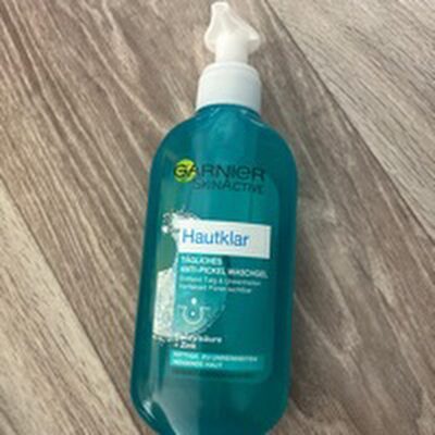 Garnier Hautklar Tiefenwirksames tägliches Anti-Pickel Waschgel 200ml