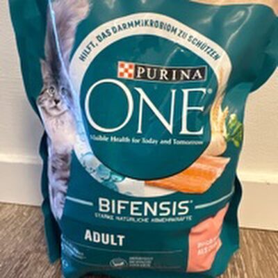 One Adult reich an Lachs und Vollkorngetreide 750g